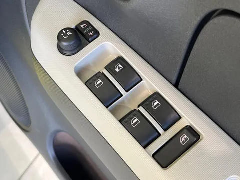 Daihatsu Mira Tocot