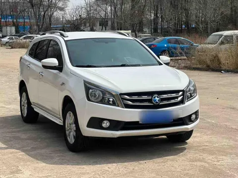 Venucia T70