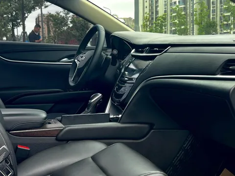 Cadillac XTS