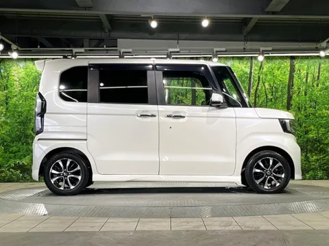 Honda N-BOX Custom