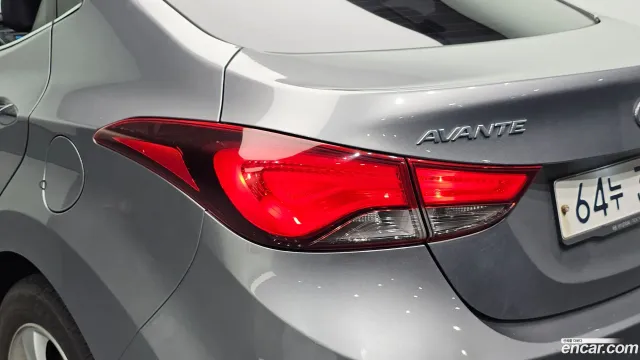 Hyundai Elantra (Avante)