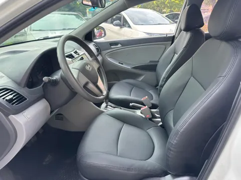 Hyundai Reina