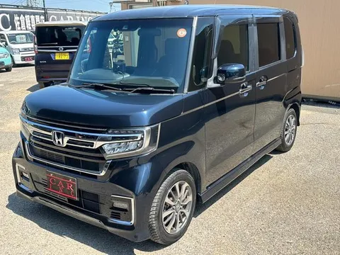 Honda N-BOX Custom
