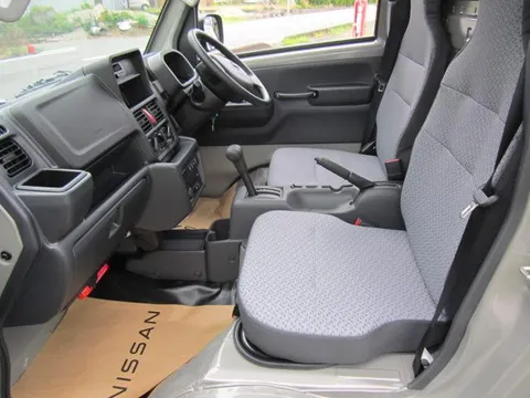 Nissan Clipper Truck