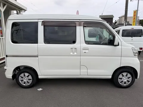 Toyota Pixis Van