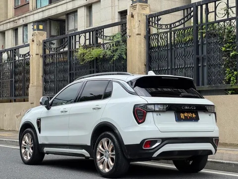 Lynk & Co 01