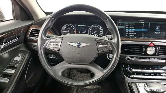 Genesis G90 (EQ900)