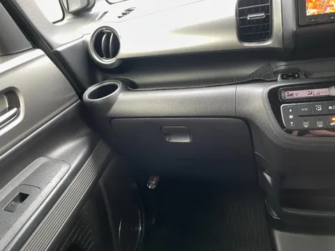 Honda N-BOX Slash