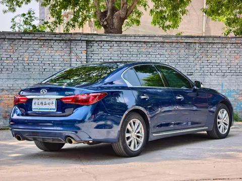 Infiniti Q50L