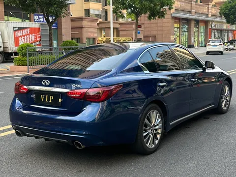 Infiniti Q50L