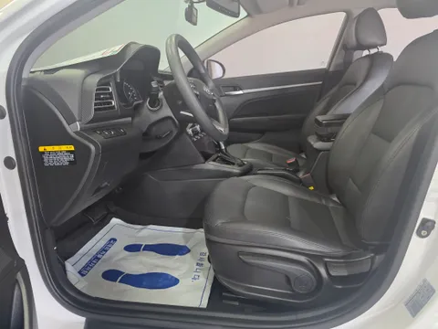 Hyundai Elantra (Avante)