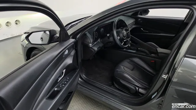 Hyundai Elantra (Avante)