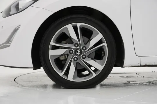 Hyundai Elantra (Avante)