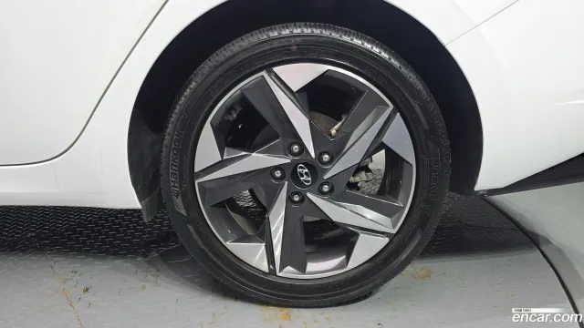 Hyundai Elantra (Avante)