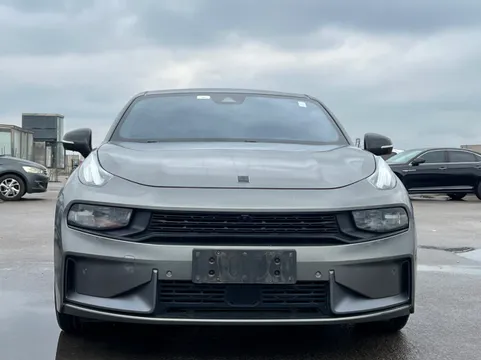 Lynk & Co 03