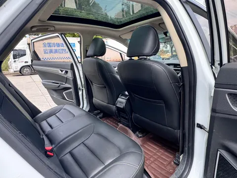 Geely Emgrand GS