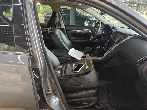 Infiniti Q50L