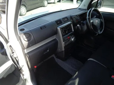 Toyota Pixis Space