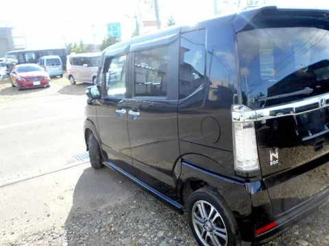 Honda N-BOX Custom