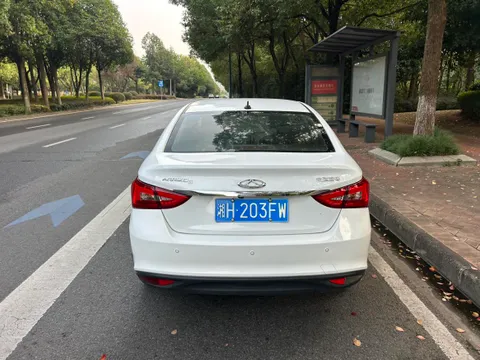 Chery Arrizo 5