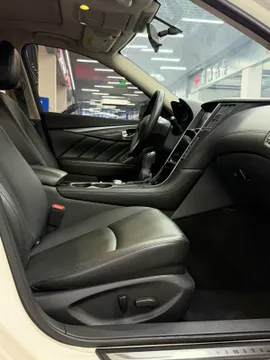 Infiniti Q50L