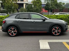 Lynk & Co 02