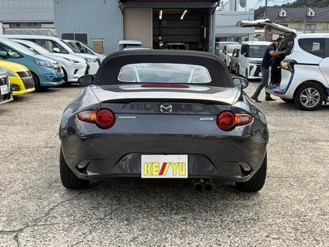 Mazda MX-5 (Roadster)