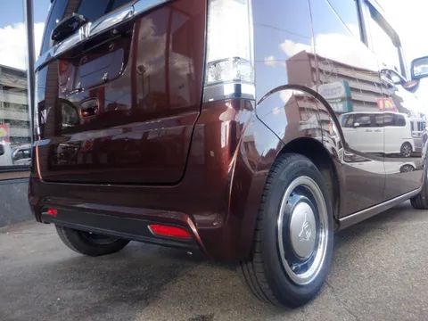 Honda N-BOX Slash