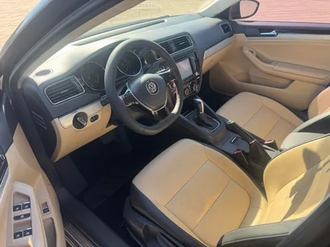 Volkswagen Sagitar