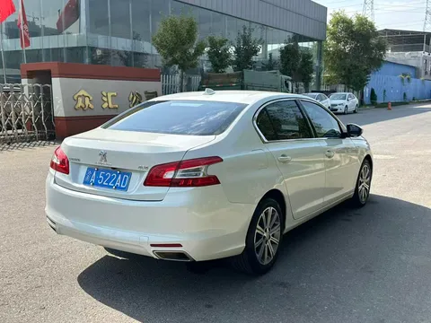Peugeot 408