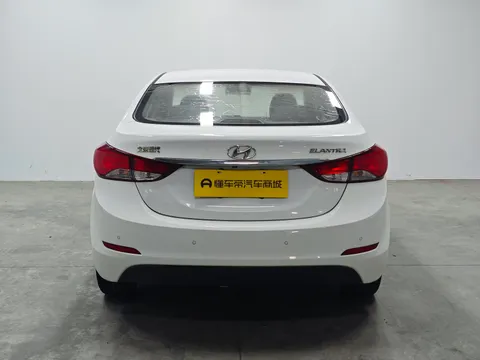 Hyundai Elantra (Avante)