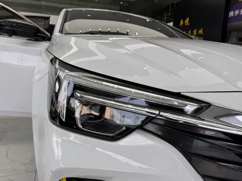 Roewe i6