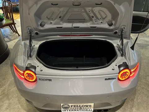 Mazda MX-5 (Roadster)