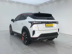 Lynk & Co 06