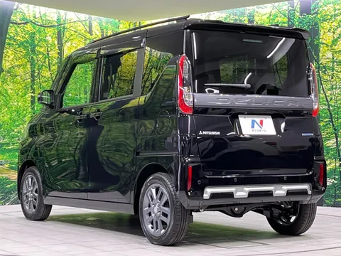 Mitsubishi Delica Mini