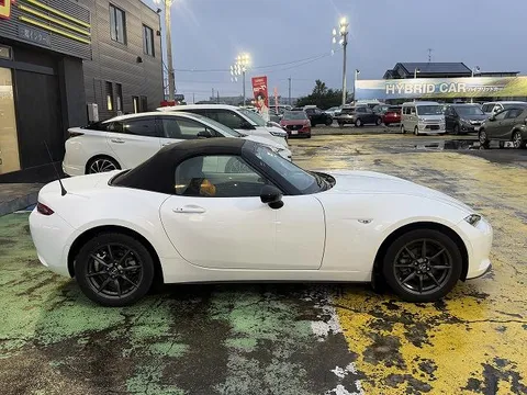 Mazda MX-5 (Roadster)