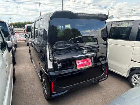Honda N-BOX Custom