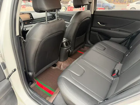 Hyundai Elantra (Avante)