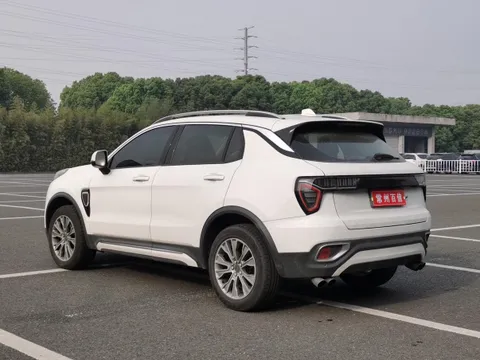 Lynk & Co 01