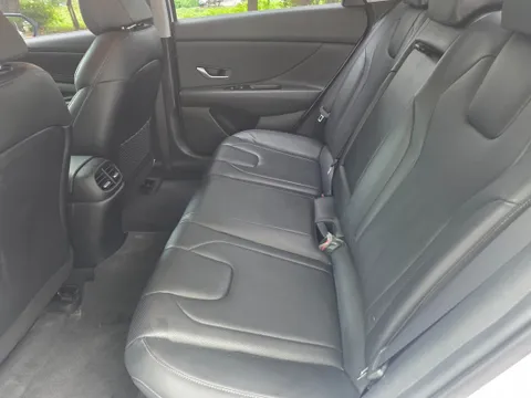 Hyundai Elantra (Avante)