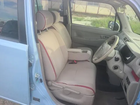 Daihatsu Move Conte