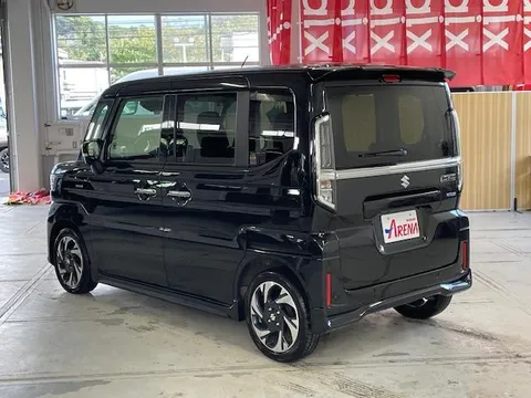 Suzuki Spacia Custom