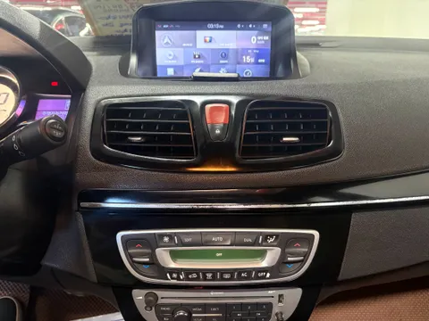 Renault SM3