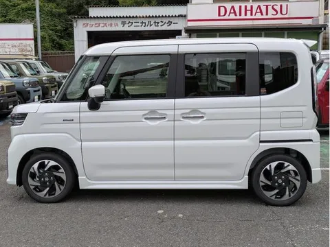 Suzuki Spacia Custom