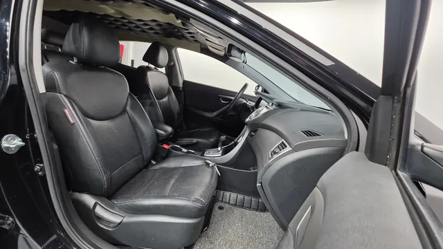 Hyundai Elantra (Avante)