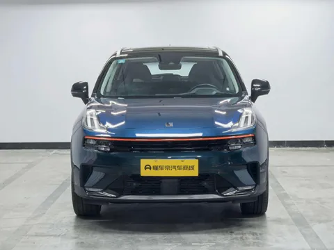 Lynk & Co 06
