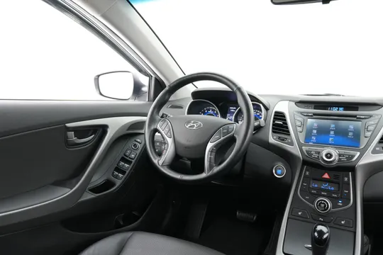 Hyundai Elantra (Avante)