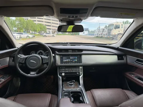 Jaguar XFL