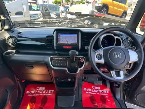 Honda N-BOX Custom