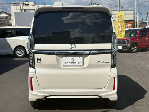 Honda N-BOX Custom